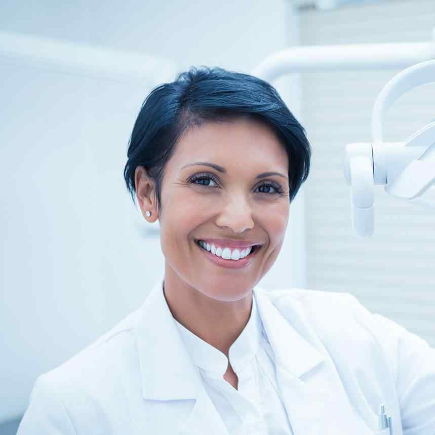 https://www.mountdruittdentalcare.com.au/wp-content/uploads/2020/02/doctor-01.jpg