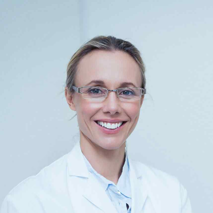 https://www.mountdruittdentalcare.com.au/wp-content/uploads/2020/02/doctor-02.jpg